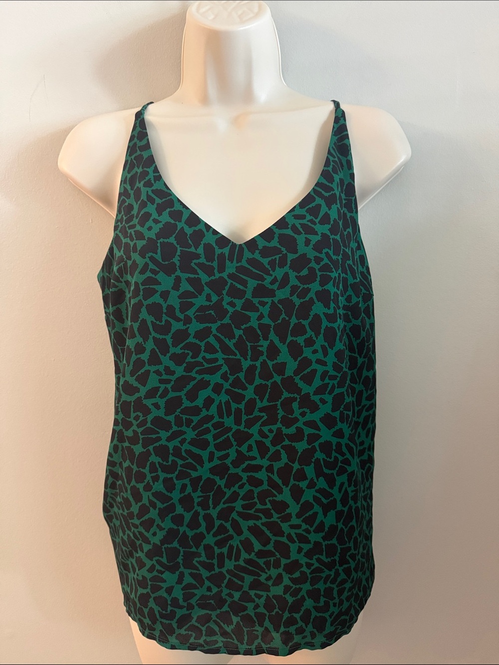 Banana Republic Green and Black Printed V-Neck Cami medium petite